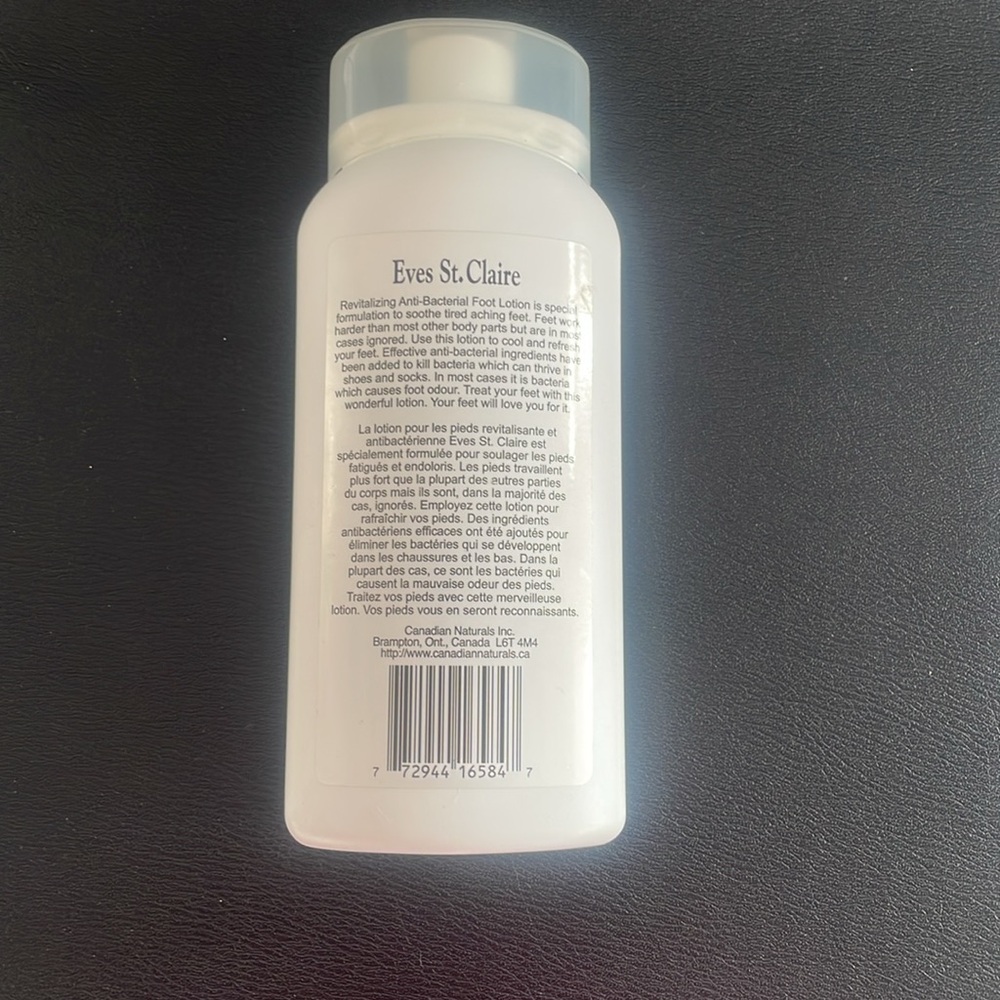 Eves St. Claire Revitalizing Anti-Bacterial Foot Lotion Strawberry and Kiwi - Picture 3 of 6